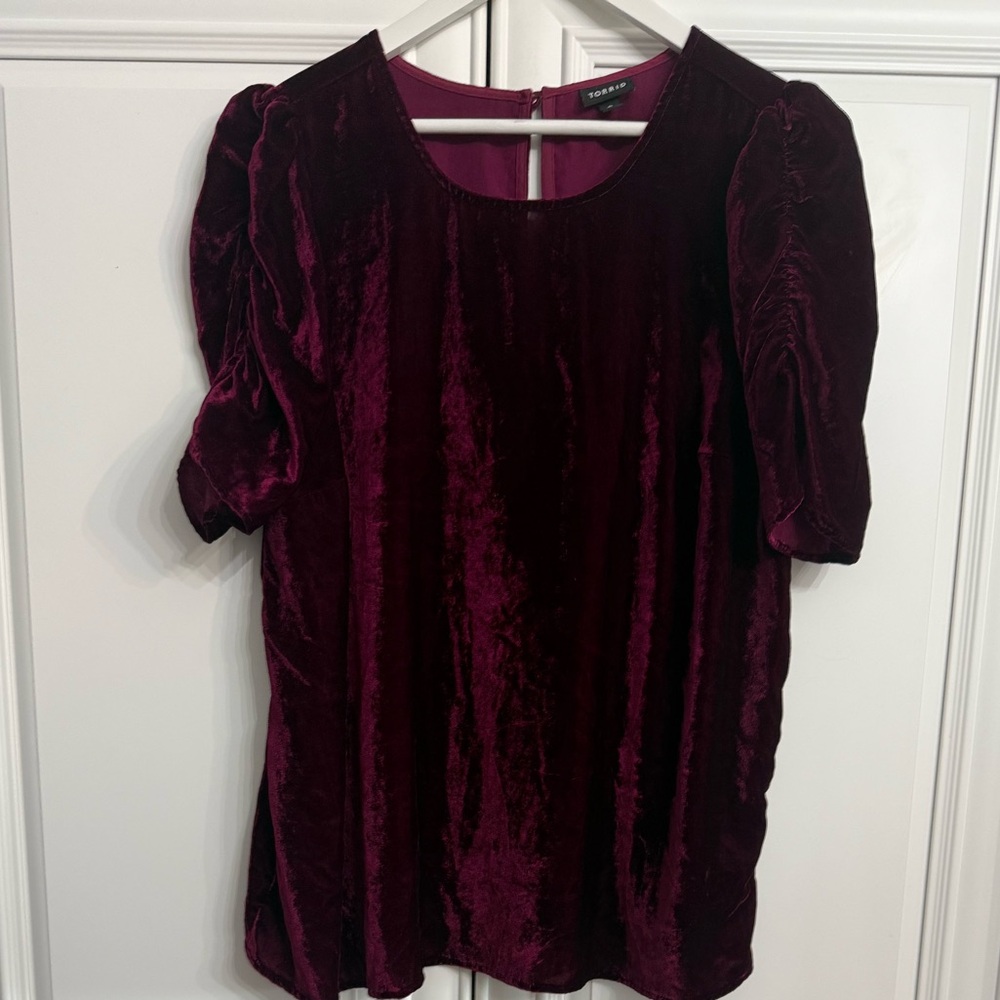 Torrid Size 0 Scoop Neck Burgundy Velvet Shirred Sleeve Top Button at Nape